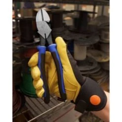 Klein Tools Journeyman Heavy-Duty Diagonal Cutting Plier 9" -Tools Kleina Shop 116865 w DetailedProductView13 Lg