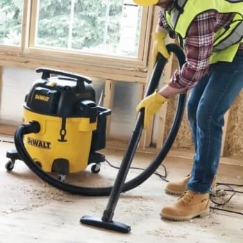 Dewalt 10 Gallon Poly Wet/dry 2 Stage Quiet Vacuum 6 Dewalt 10 Gallon Poly Wet/dry 2 Stage Quiet Vacuum - Image 4